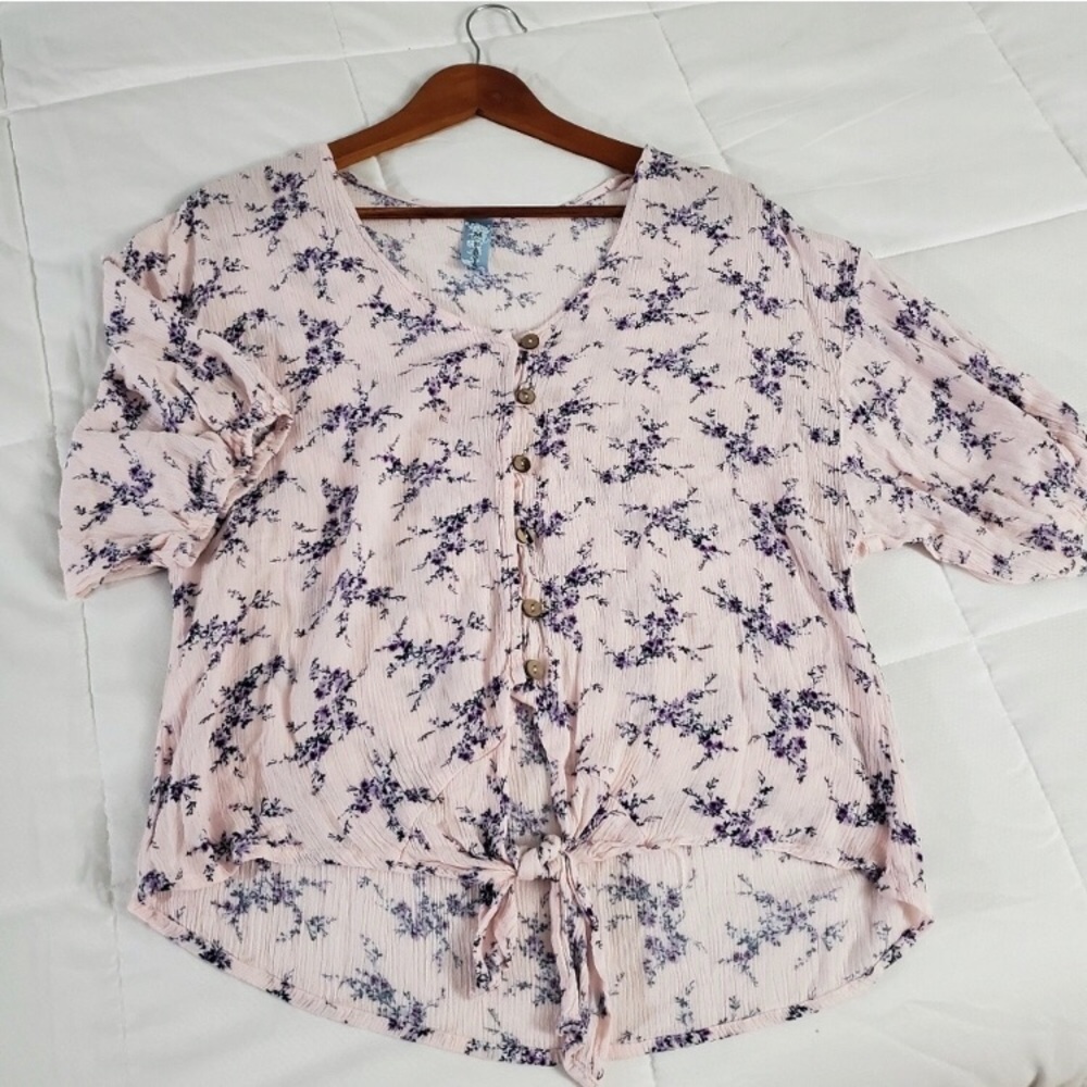 M. Fasis Floral Top